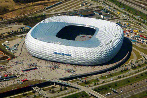 allianz-arena-overflight-fc-bavaria-helicopter flight-helicopter