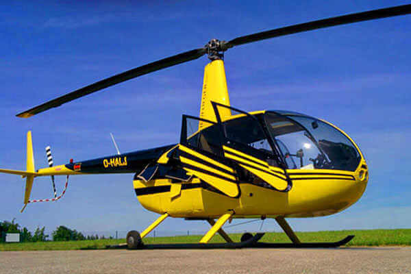 r44 hubschrauber bereit für hubschrauberflug rundflug in aachen