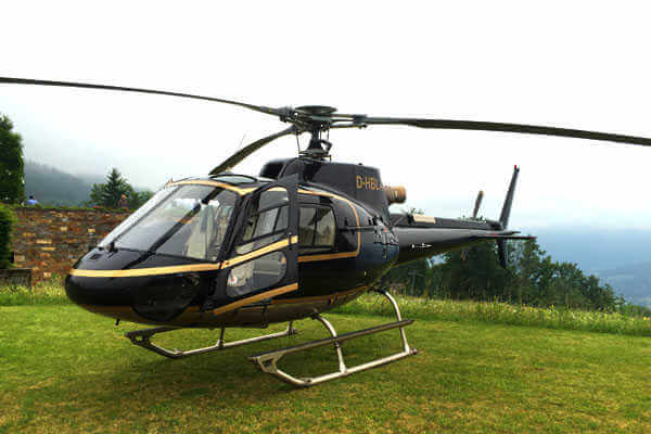 helicopter-round-flights-frankfurt-egelsbach-hesse-helicopter-flight-helicopter-flying-wedding-engagement-event
