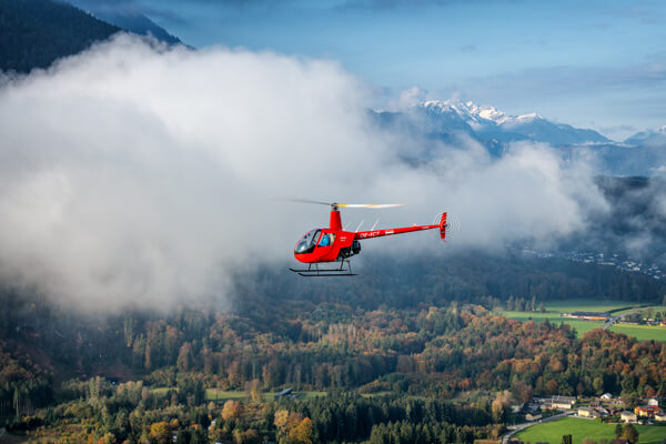 helicopter-sightseeing-flight-salzburg-salzkammergut-r22-austria-gift