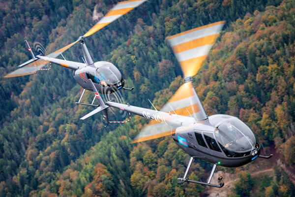 hubschrauber-rundflug-wien-bad-voeslau-pilot-r44-robinson-helikopter
