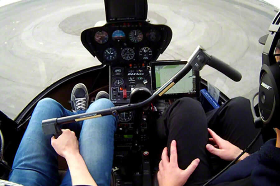 helicopter-robinson-r44-fly-yourself-taster-flight-zuerich