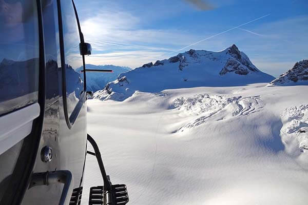 hubschrauber-rundflug-zuerich-zentralschweiz-alpen-berge
